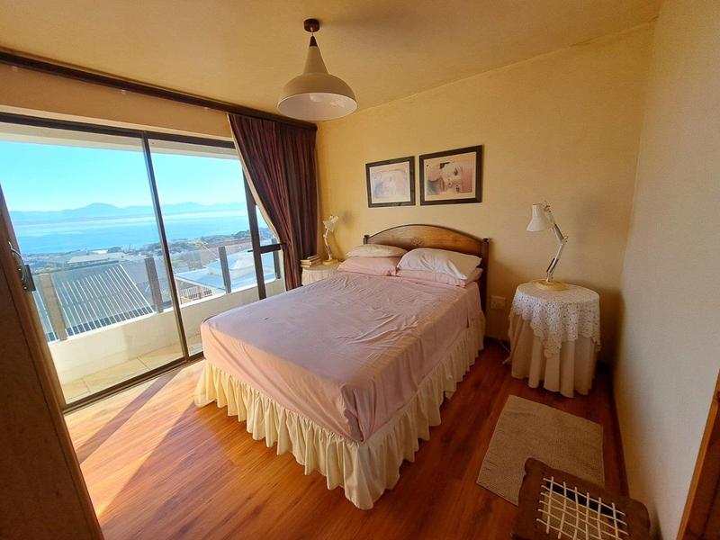 To Let 5 Bedroom Property for Rent in Mossel Bay Western Cape
